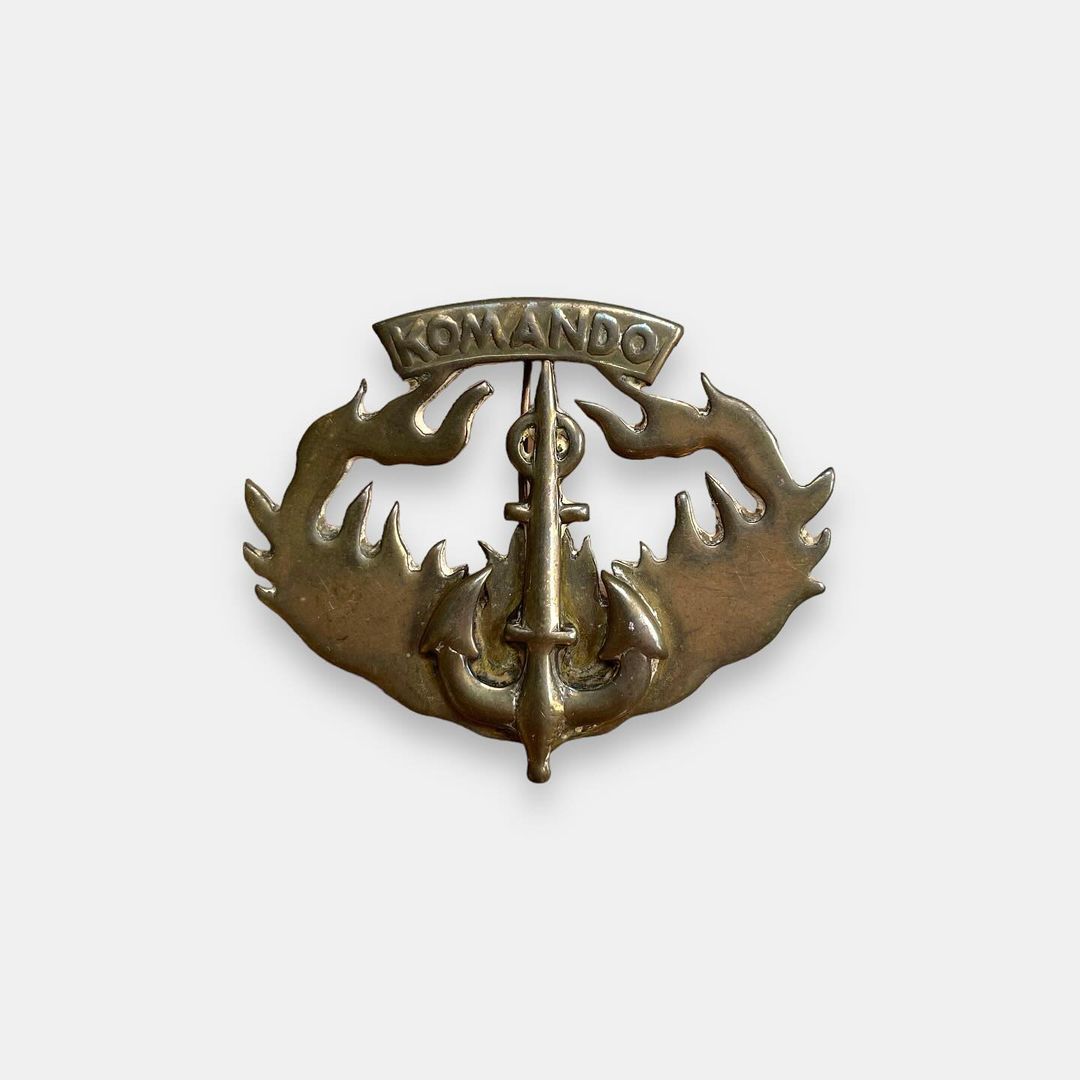 Commando Chest Qualification Metal Badge (attibuted)