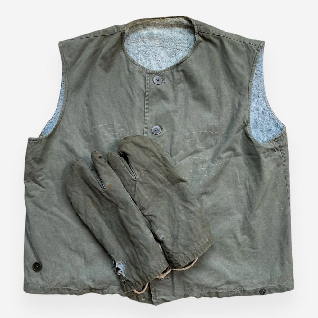 Yugoslavian Vest and Mittens, Given to RPKAD’s First Frefall&nbsp;Graduate