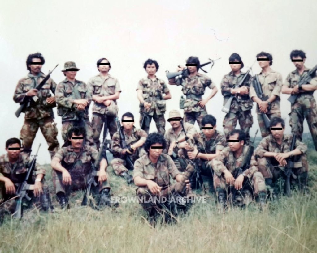 Likmin Manalu (NRP 505884)
Sumber: Keluarga
Tanggal diterima: 12 Maret 2026

Foto ketika beliau bertugas di Timor Timur (which is sangat langka untuk arsip den-81 [sekarang Sat-81 Kopassus]). Catam 1979, Dikko 1980 dan Dikgultor sekitar 81/82, angkatan awal.