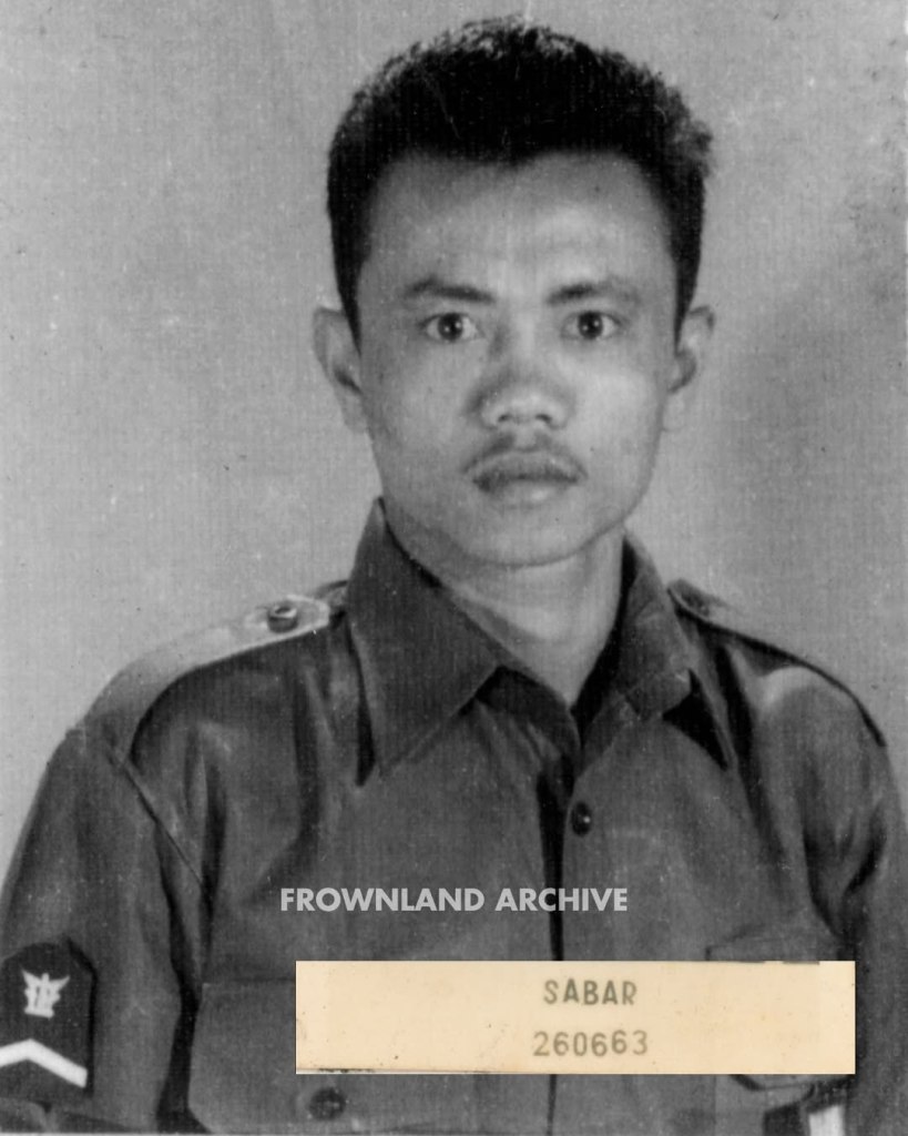 foto Pratu: Sabar H.S. ketika tergabung di Resimen Cakrabirawa. foto ini paling sering dipakai diberbagai media (yang terkenal juga ada) TANPA CREDIT, bahkan sekarang dijadikan bahan provokasi. foto ketiga bukti album foto di koleksian saya. post ini untuk meluruskan, beliau tetap berkarir setelah dari tjakrabirawa, ada foto berpangkat Sertu juga. setelah pensiun, berkarir di WITEL.