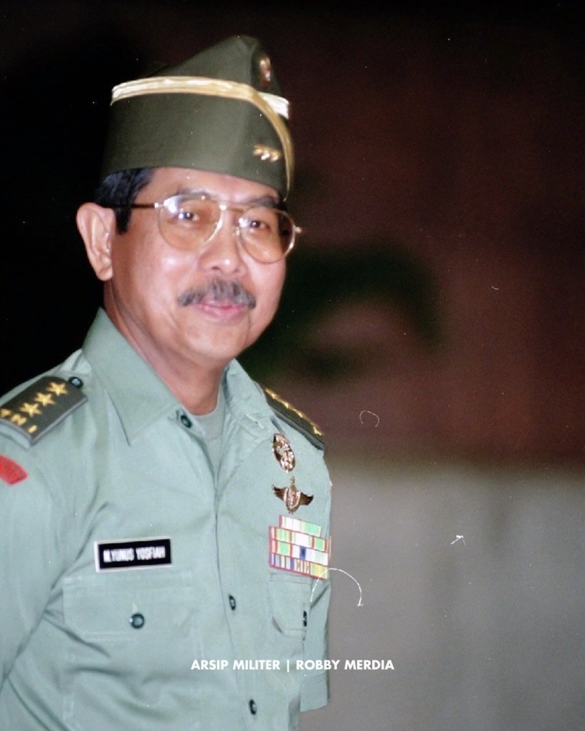 Muhammad Yunus Yosfiah (lahir 7 Agustus 1944 ) adalah salah seorang tokoh militer Indonesia yang pernah menjabat sebagai Menteri Penerangan yang terakhir pada masa pemerintahan Presiden Bacharuddin Jusuf Habibie. Ia adalah lulusan Akademi Militer Nasional (AMN) tahun 1965.