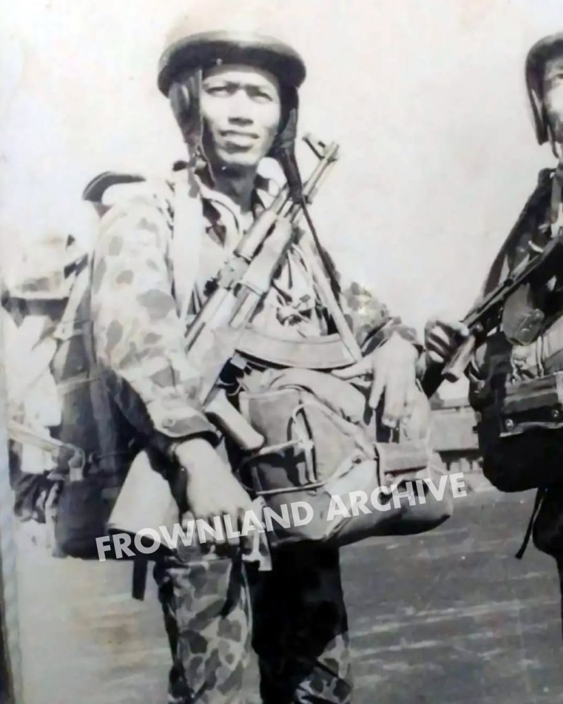 personil dari POMADPARA. Di tahun 1961, Pak Norman ditunjuk untuk membentuk Batalyon Polisi Militer di bawah Kostrad sebagai bagian dari persiapan Operasi Trikora.
lanjut ke pertengahan 1965, unit tersebut secara resmi berganti nama menjadi Polisi Militer Angkatan Darat Para (Pomad Para) yang nantinya menggantikan tugas Tjakrabirawa di tahun 1966.
pre palwalpres dan paspampres.