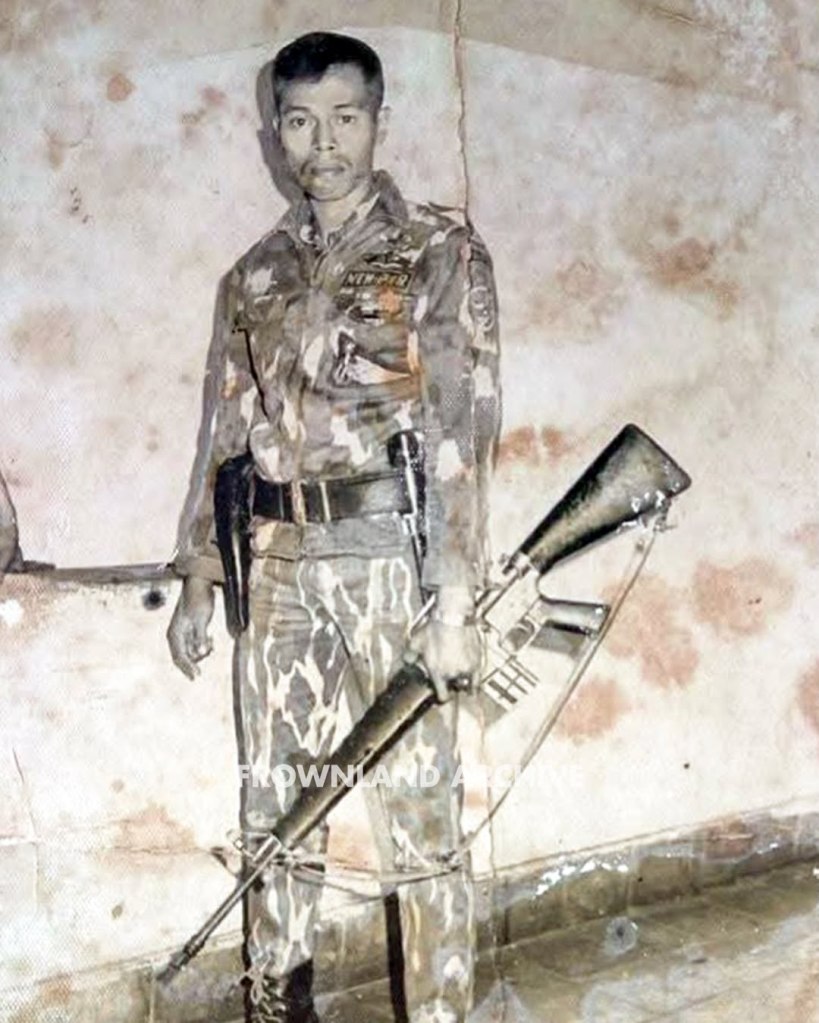 personil resimen pelopor brimob (MENPOR) di tahun 1960an. sepertinya dengan AR-15 dari US, bahkan sebelum US test jnit tersebur di Vietnam, kita sudah dapat duluan. izin istimewa, dari D.U.