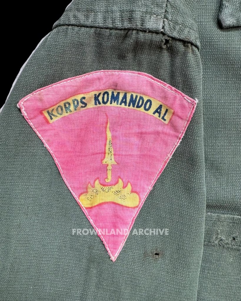 Patch KKO Marinir jadul asli tertempel di baju