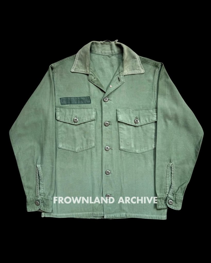 US OG-107 Type III shirt belonged to R. Soedarwoko - KOSTRAD, from the late 1970s. This uniform was a surplus from US, making its way to Indonesia in the late 1970s when American supplies were still flowing in including the Wine Leaf camouflage.  Contract year 1967: SHIRT, MAN’S, COTTON SATEEN, OG 107 DSA 100-67-C-3717 and sadly, all the original patches (except for the name tape) are gone. One confirmation of its use in Kostrad is the period modification of adding a small snap (labeled “555”) below the first button, a popular alteration at the time.