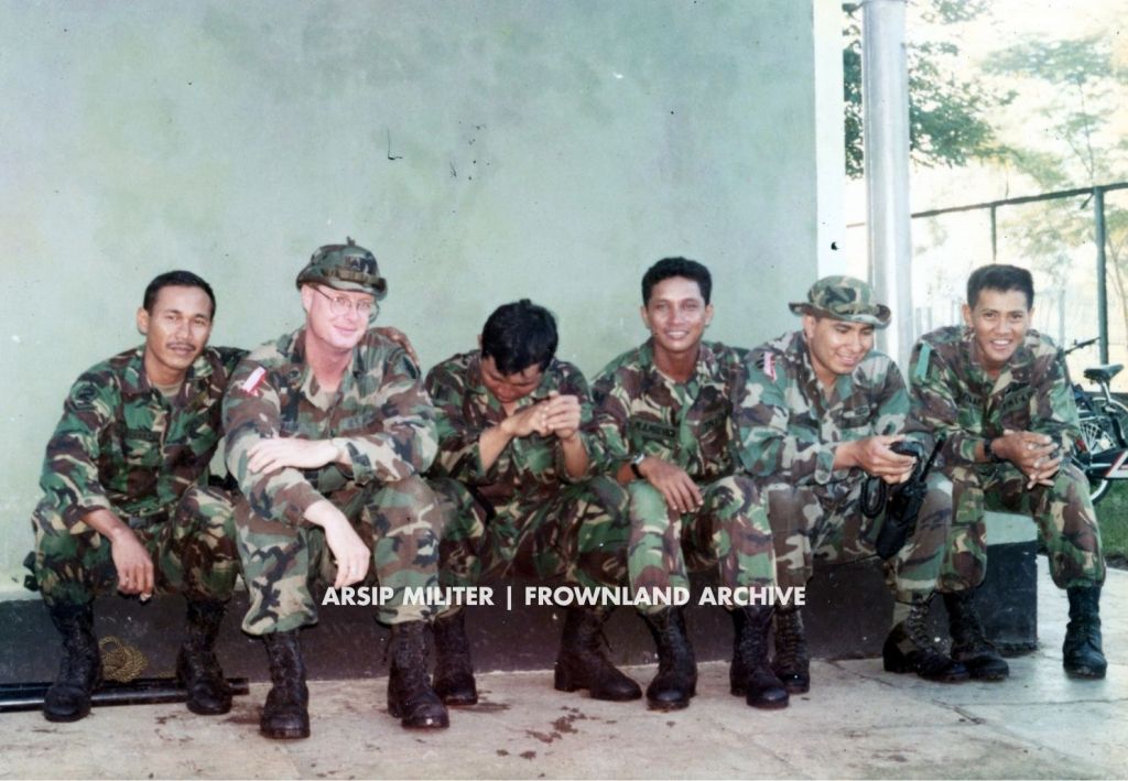 balance iron 94-1, special operations training course conducted by ODA-186, Company B, 3rd Battalion, 1st SFG (A) US Army. Group 3/Pusdikpassus Batujajar Indoneska. certificate dated 19 feb 1994 awarded to Serma (Purn.) Sudjardi of Kopassus (Indonesian Special Forces).